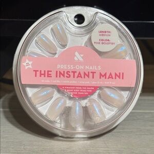 Press-On Nails - Pink Goldfish